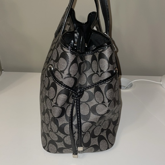 Coach Shoulder Bag - Picture 3 of 13